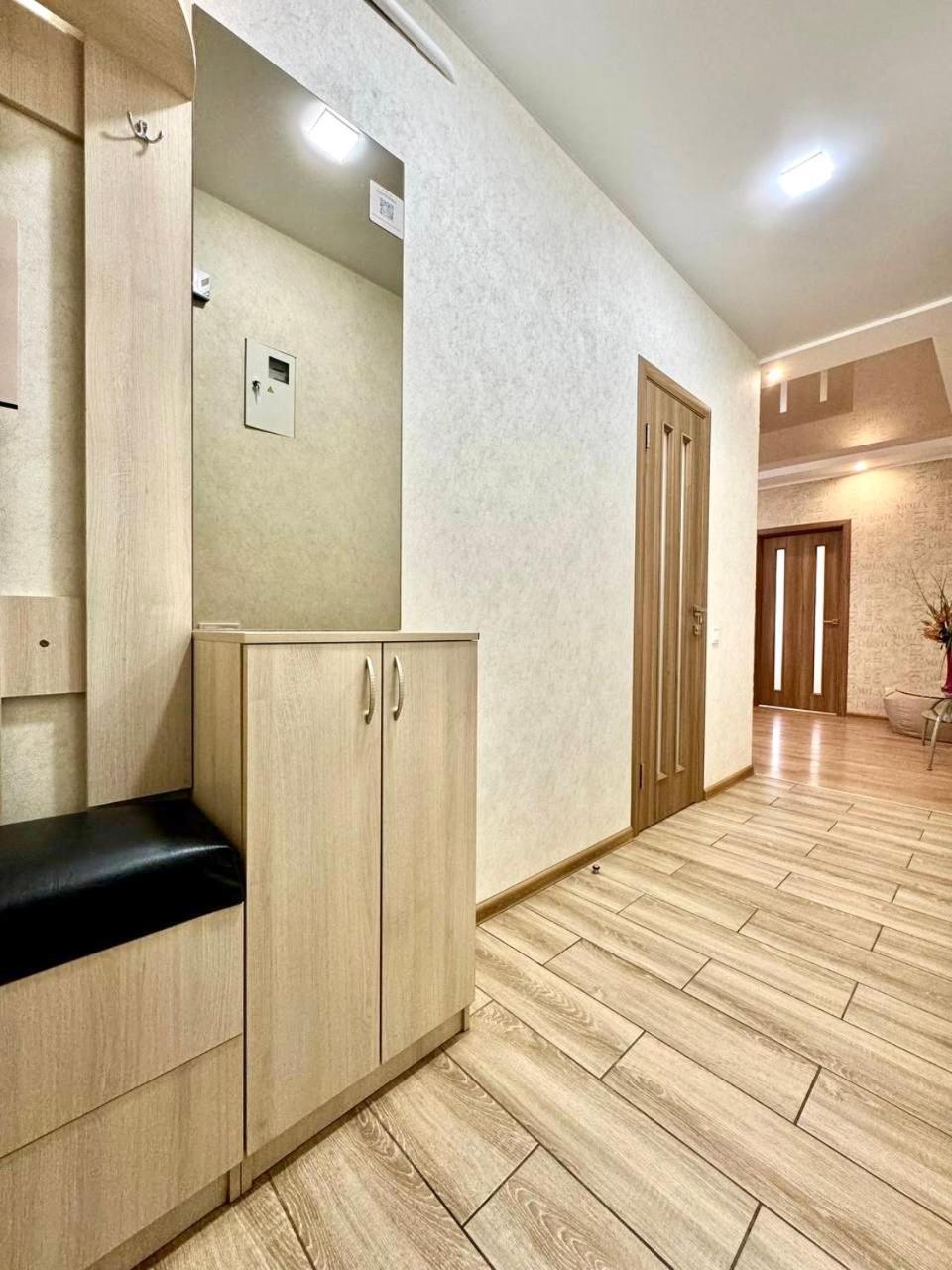 Apartpoltava Витончені Апартаменти Біля Лялькового Театру, Звітна Документація Для Відрядження, Банківський Чек Esterno foto